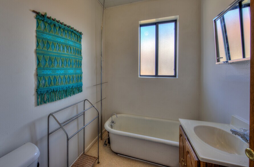 More Photos Of 195 E 200 N, Moab Specialty For Sale