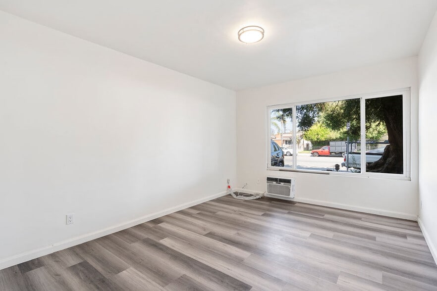 More Photos Of 6535 Fulton Ave, Van Nuys Apartments For Sale