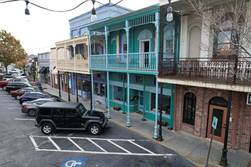 More Photos Of 915 Commercial St, Conyers Storefront Retail Office For Lease