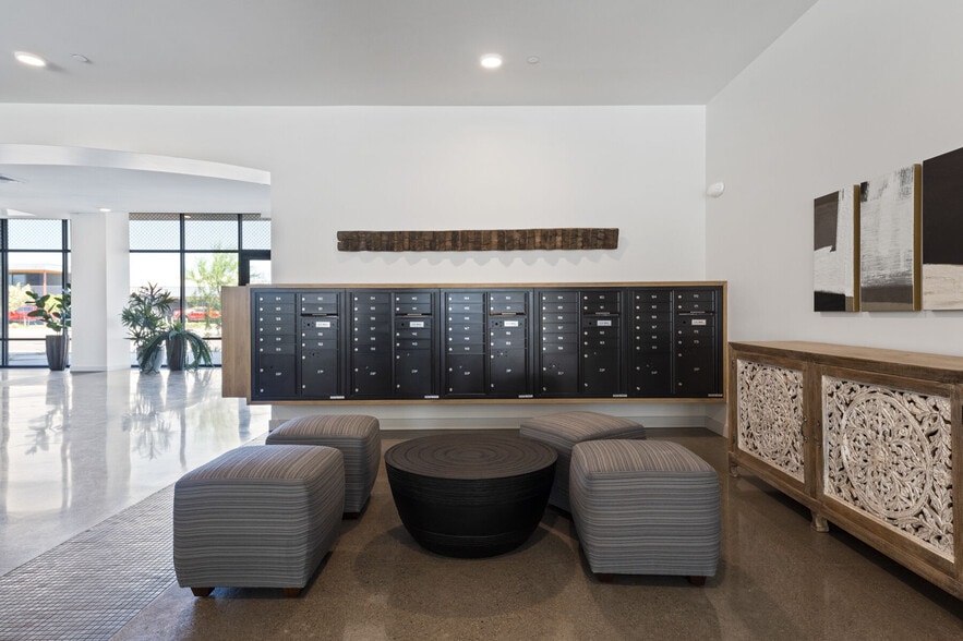 More Photos Of 2040-2060 N Scottsdale Rd, Scottsdale Apartments For Lease