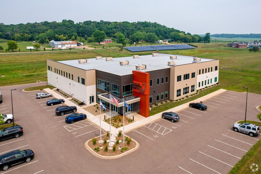 More Photos Of 1091 Sutherland Ave, River Falls Flex For Sale