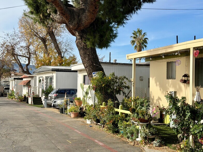 Primary Photo Of 24833 Railroad, Newhall Manufactured Housing Mobile Home Park For Sale
