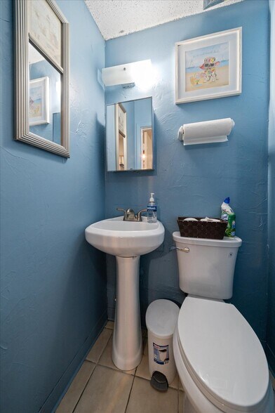 More Photos Of 1631 W Bay Dr, Largo Veterinarian Kennel For Sale