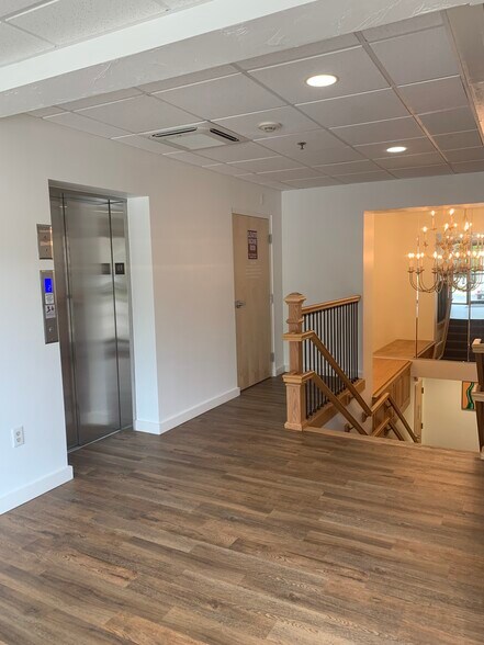 More Photos Of 34 Hayden Rowe St, Hopkinton Office For Sale