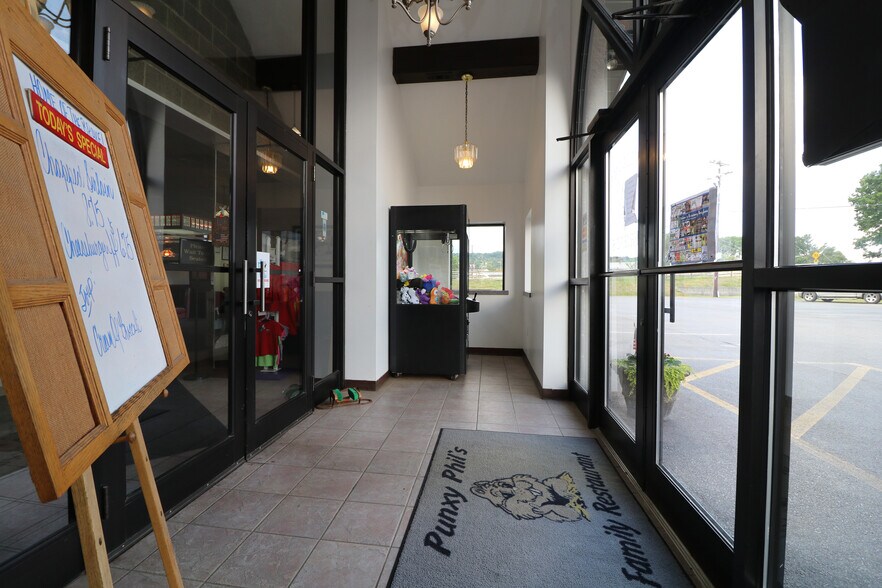 More Photos Of 116 Indiana St, Punxsutawney Restaurant For Sale