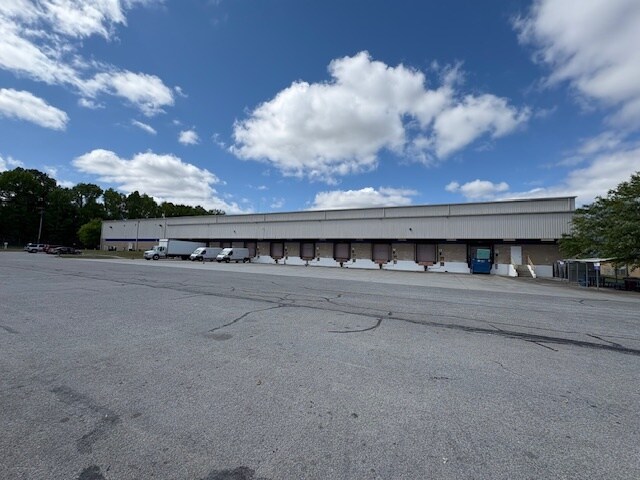 More Photos Of 4801 Rivers Ave, North Charleston Warehouse For Lease