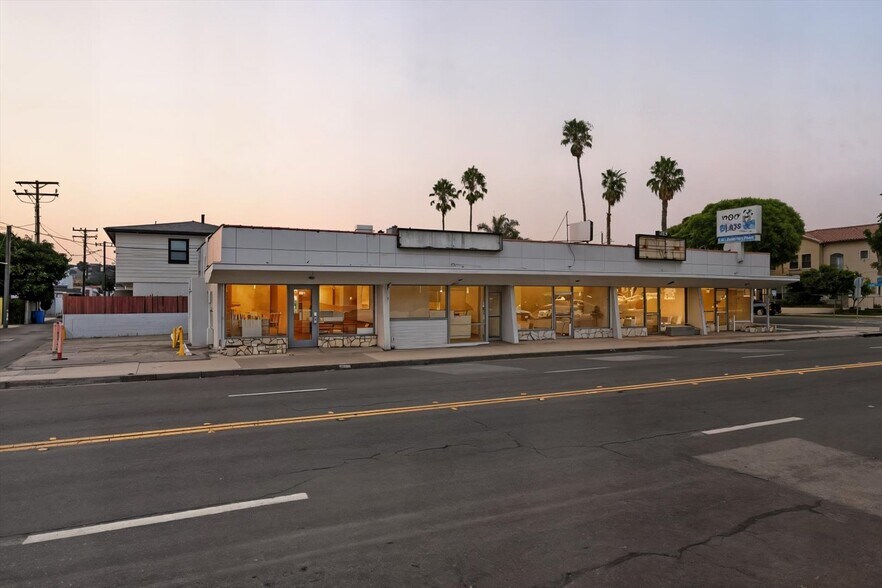 More Photos Of 901-909 S Pacific Coast Hwy, Redondo Beach Storefront For Sale