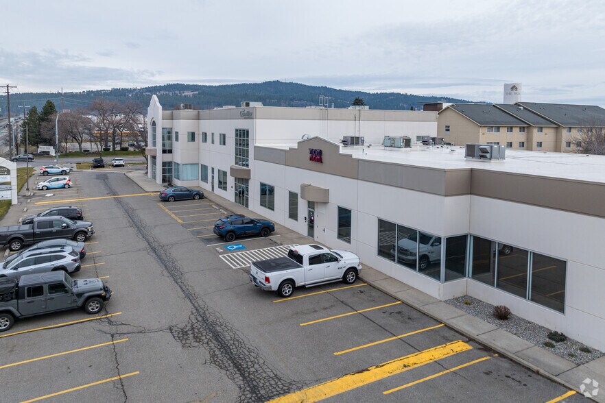 More Photos Of 3808 N Sullivan Rd, Spokane Valley Flex For Lease