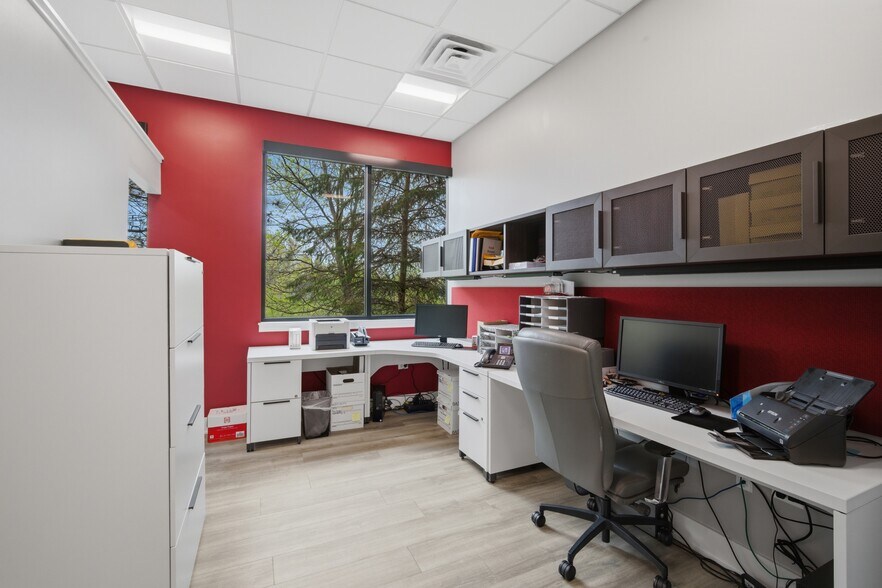 More Photos Of 795 Ela Rd, Lake Zurich Office For Lease
