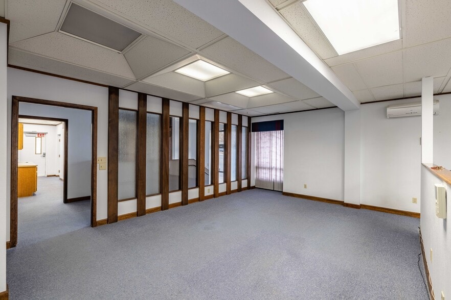 More Photos Of 462 S Federal Blvd, Riverton Office For Sale