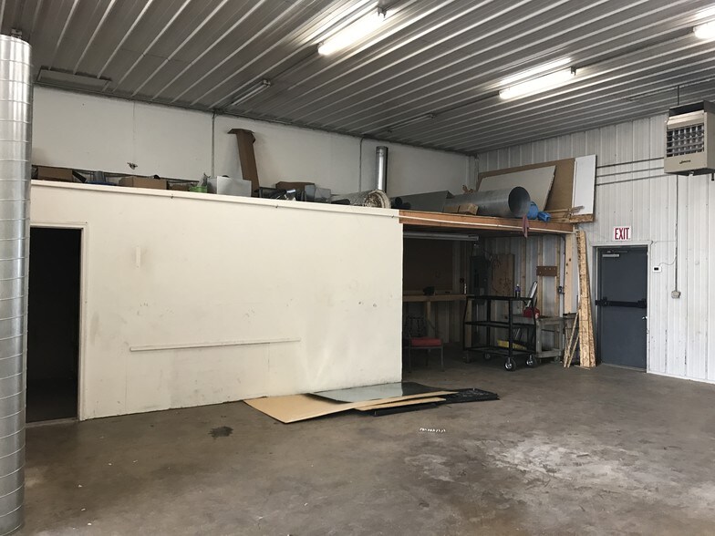 More Photos Of 23915 S Aero Ct, Plainfield Warehouse For Lease