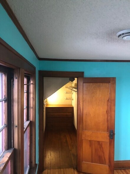 More Photos Of 6368 Elm St, North Branch Office For Sale