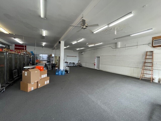 More Photos Of 98-390 Kamehameha Hwy, Aiea Freestanding For Lease