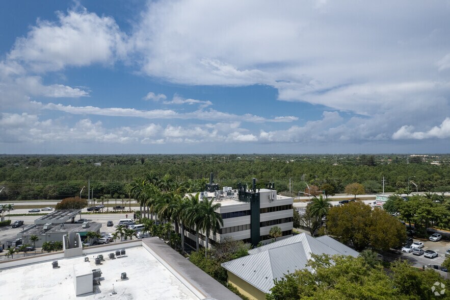 More Photos Of 14707 S Dixie Hwy, Miami Office For Lease