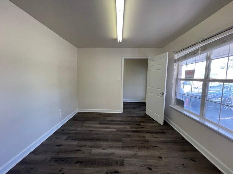 More Photos Of 412 Hwy 90, Bay Saint Louis Office For Sale