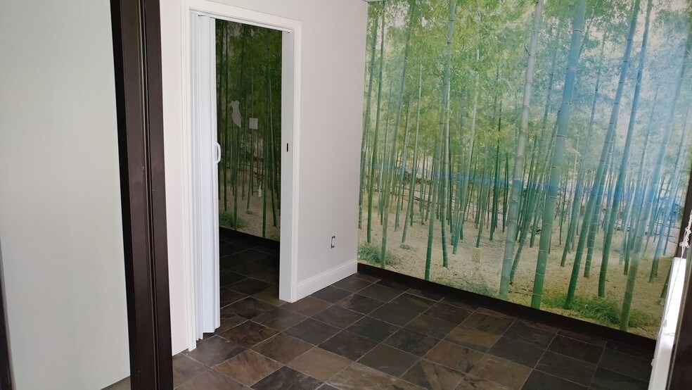 More Photos Of 6713 Broadway, Pearland Freestanding For Lease