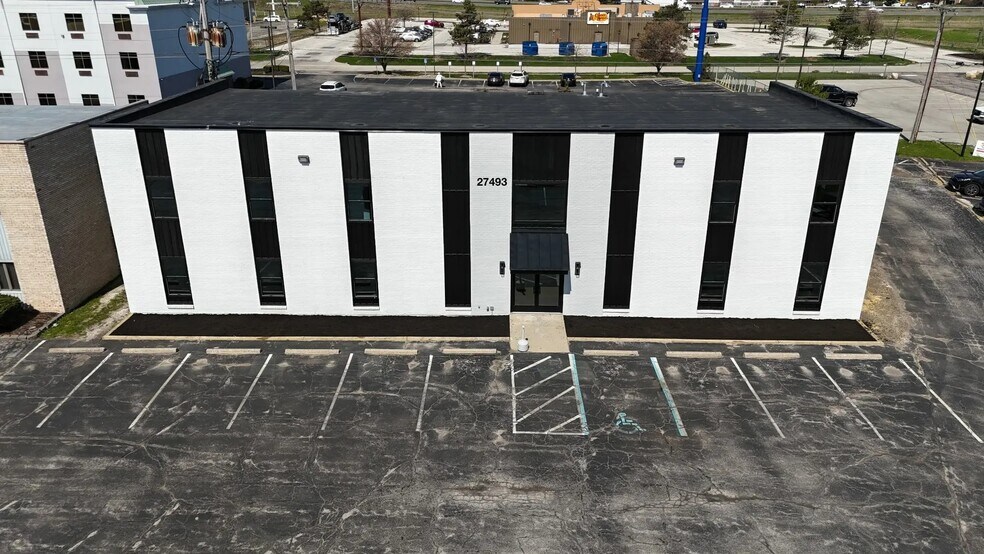 More Photos Of 27493 Holiday Ln, Perrysburg Office For Lease