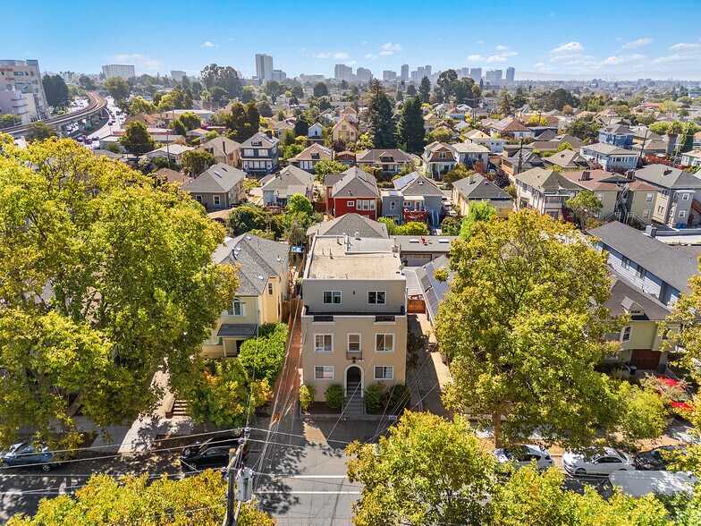 More Photos Of 823-825 55th St, Oakland Apartments For Sale