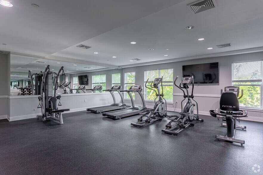 More Photos Of 34 Oakwood Ave, Norwalk Apartments For Lease