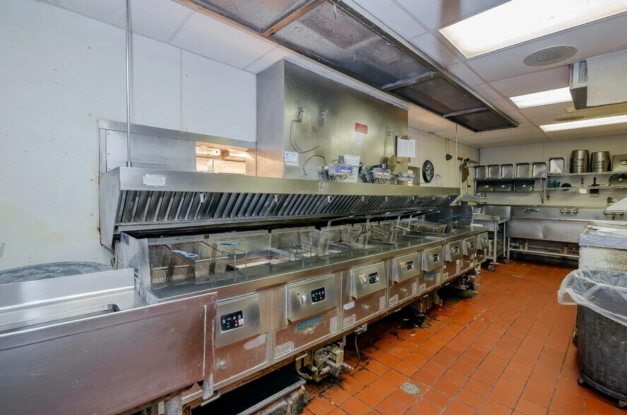 More Photos Of 4201 N Navarro St, Victoria Fast Food For Sale