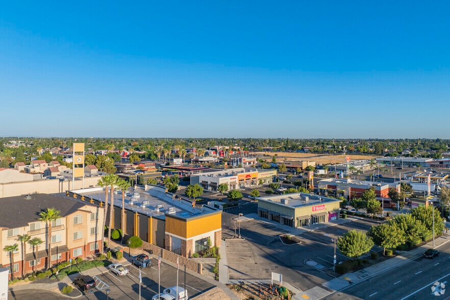 More Photos Of 165 Commerce Ave, Manteca General Retail For Lease