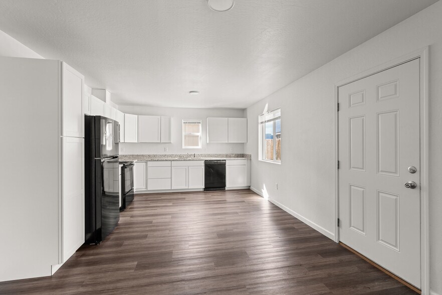 More Photos Of 634 Colinwood ct, Medford Apartments For Sale