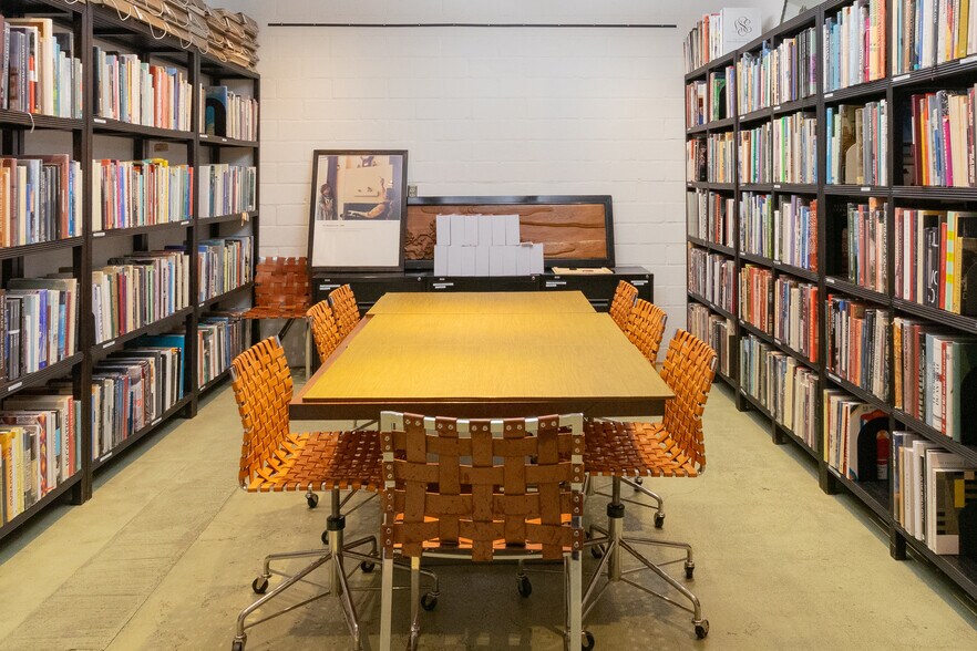 More Photos Of 1646 19th St, Santa Monica Light Manufacturing For Sale