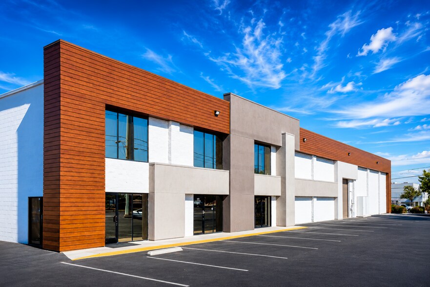 More Photos Of 5676 Cameron St, Las Vegas Warehouse For Sale