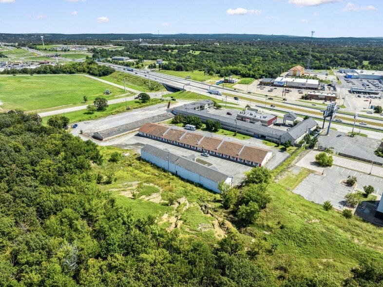 More Photos Of 419 S George Nigh Expy, Mcalester Hotel For Sale