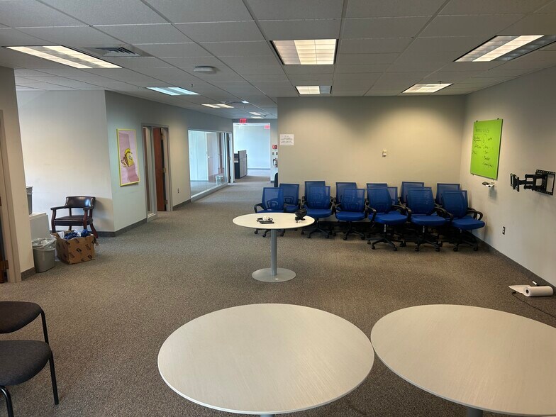 More Photos Of 935 Jefferson Blvd, Warwick Office For Sale