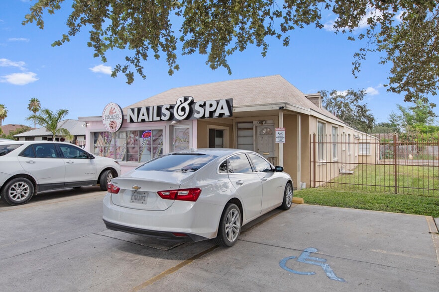 More Photos Of 1618 Pecan Blvd, McAllen General Retail For Sale