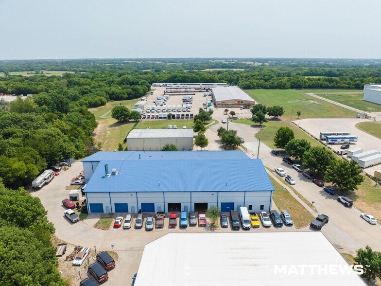 More Photos Of 421 Powerhouse St, McKinney Light Manufacturing For Sale