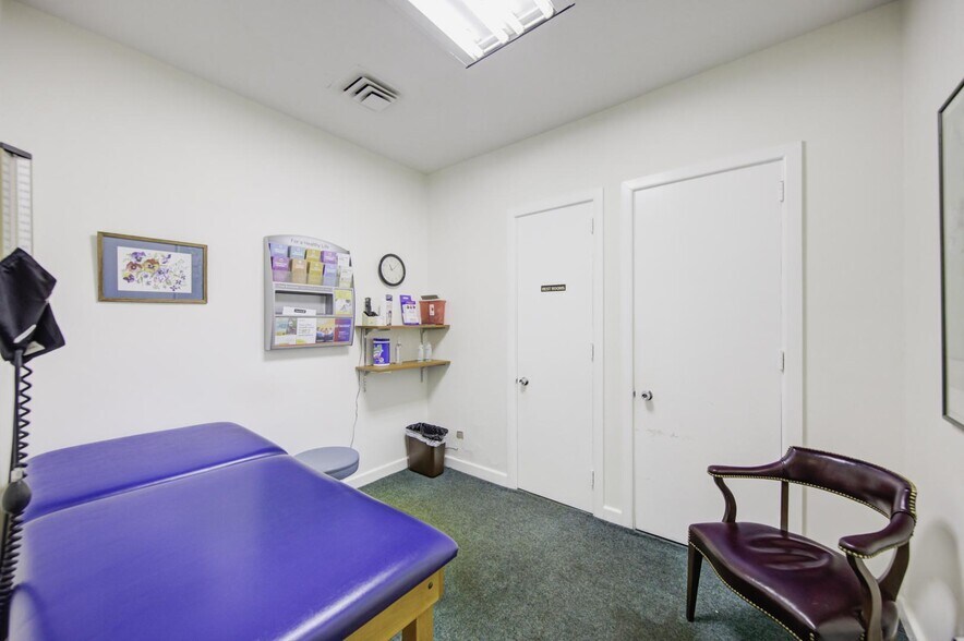 More Photos Of 39 E Chestnut Hill Ave, Philadelphia Medical For Sale