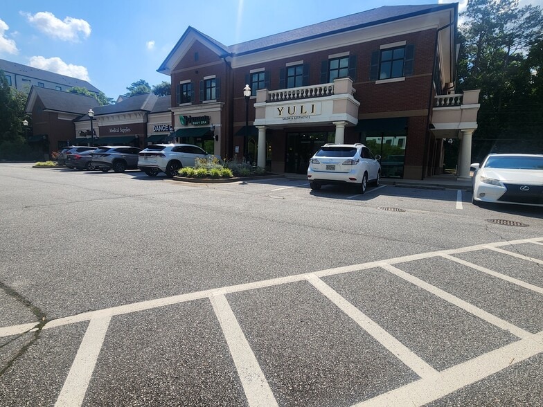 More Photos Of 6780 Roswell Rd NE, Sandy Springs Freestanding For Lease