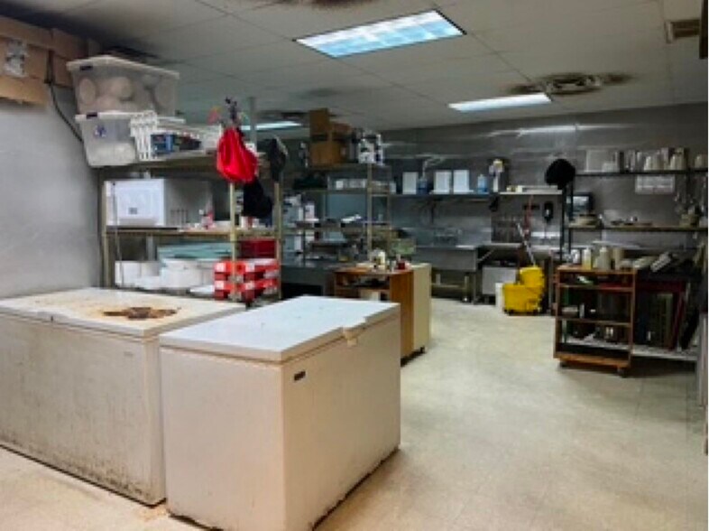 More Photos Of 1902 US Highway 92 W, Auburndale Restaurant For Sale