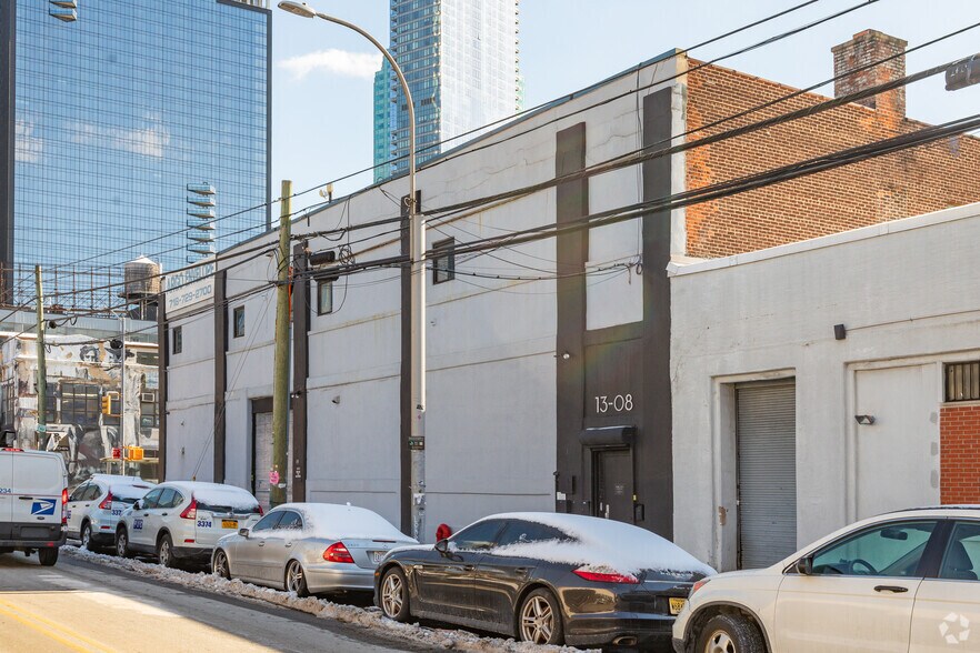 More Photos Of 4310 21st St, Long Island City Warehouse For Lease