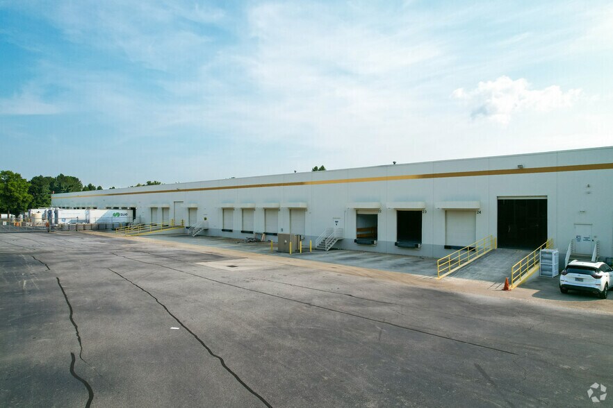More Photos Of 3765 Atlanta Industrial Dr NW, Atlanta Warehouse For Lease