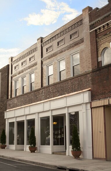 More Photos Of 206 Gay St, Erwin Storefront Retail Residential For Sale