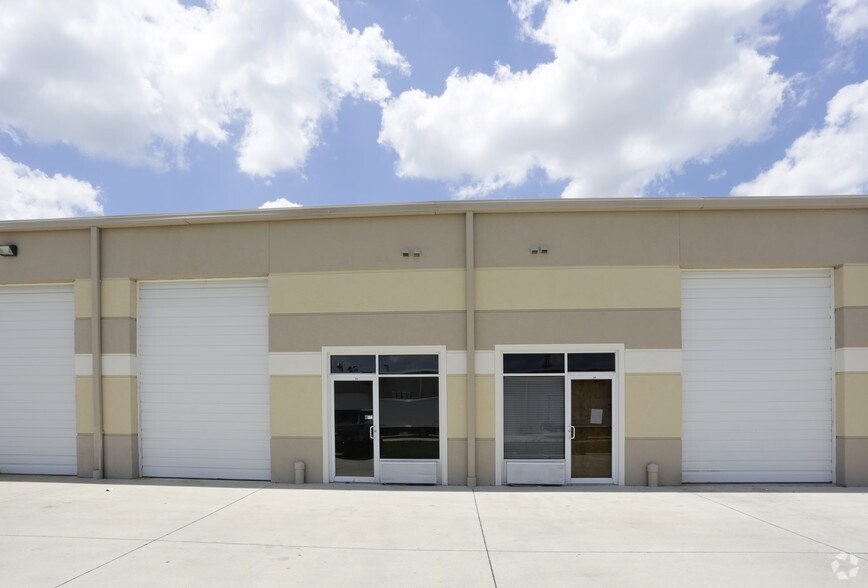 More Photos Of 28720 S Diesel Dr, Bonita Springs Warehouse For Lease