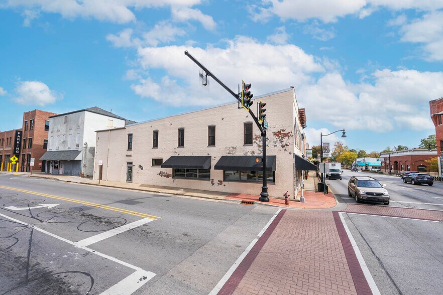 More Photos Of 126 W Main St, Plainfield Storefront For Sale