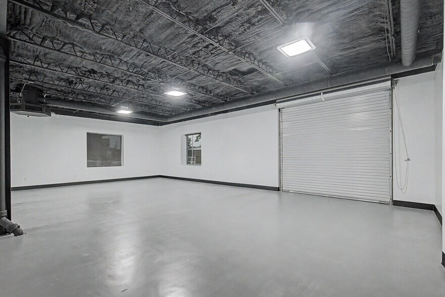 More Photos Of 6115 Skyline Dr, Houston Warehouse For Lease