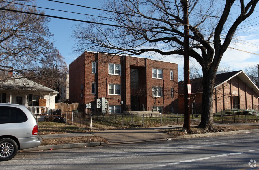 More Photos Of 4950-4952 Benning Rd SE, Washington Apartments For Sale