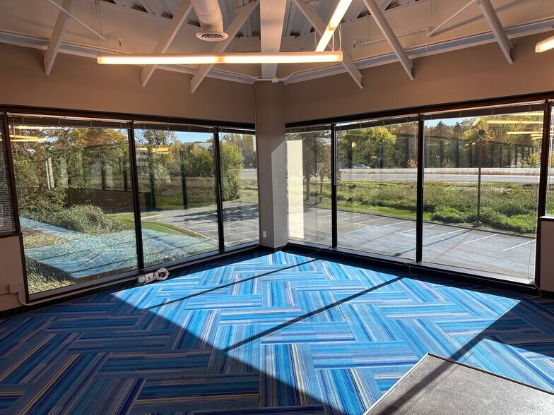 More Photos Of 10405 6th Ave N, Plymouth Office For Sale