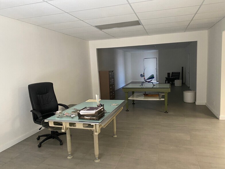 More Photos Of 7225 Alabama Ave, Canoga Park Office For Lease