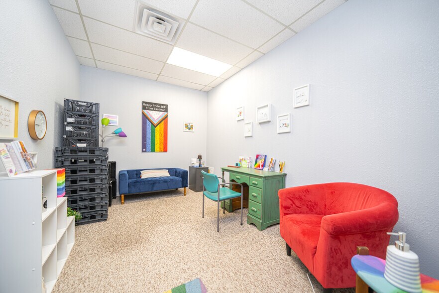 More Photos Of 1015 McCann Rd, Longview Office For Sale