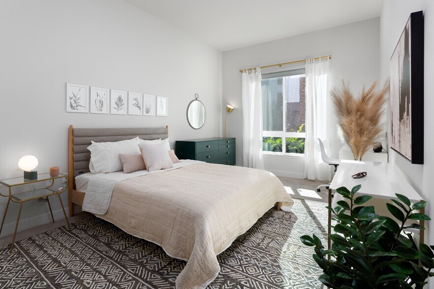 More Photos Of 185 S State College Blvd, Brea Apartments For Lease