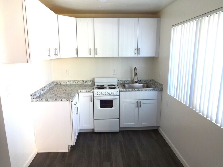 More Photos Of 5220-5240 E Bellevue St, Tucson Apartments For Sale