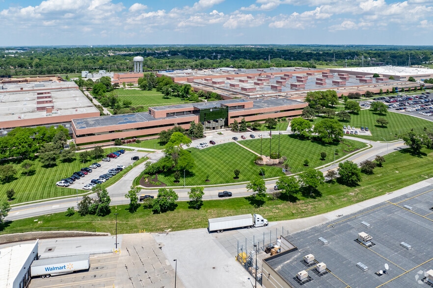 More Photos Of 12500 I St, Omaha Unknown For Lease