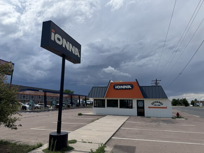 More Photos Of 290 Main St, Limon Restaurant For Lease
