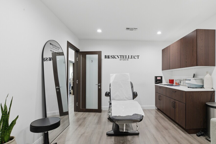 More Photos Of 2020 N Glenoaks Blvd, Burbank Medical For Sale